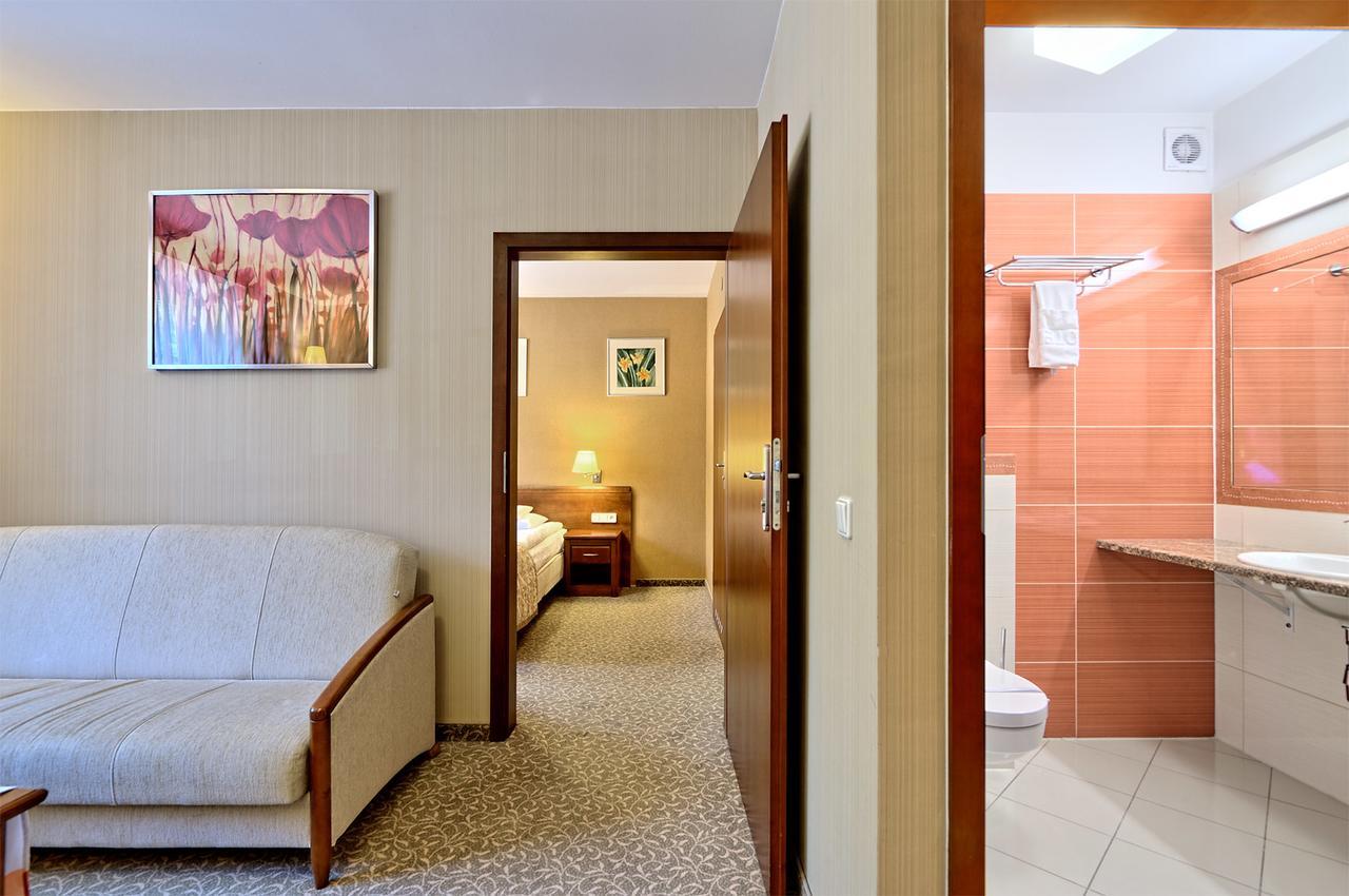 Centuria Hotel & Natural Spa Ogrodzieniec Εξωτερικό φωτογραφία